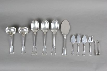 Importante ménagère en argent de 148 pièces...