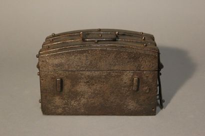 Coffret dit de messager en métal patiné à...