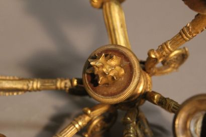 Paire d'appliques en bronze doré et ciselé...