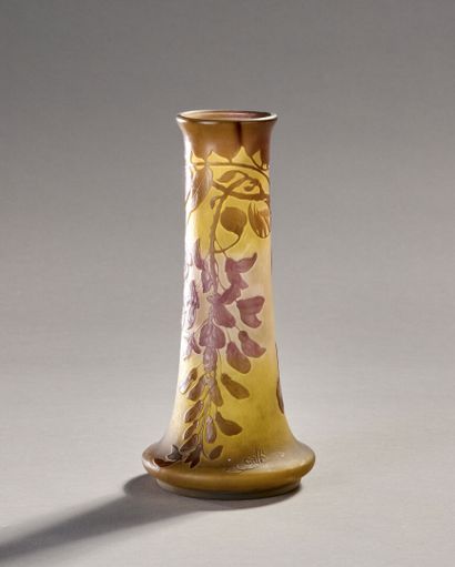 Émile GALLÉ (1846-1904).
Vase à long col...