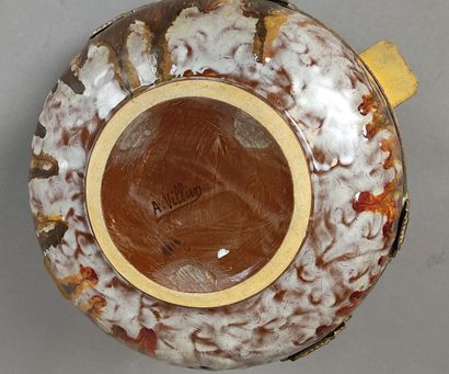 André VILLIEN (actif entre 1905 et 1924).
Coupe...