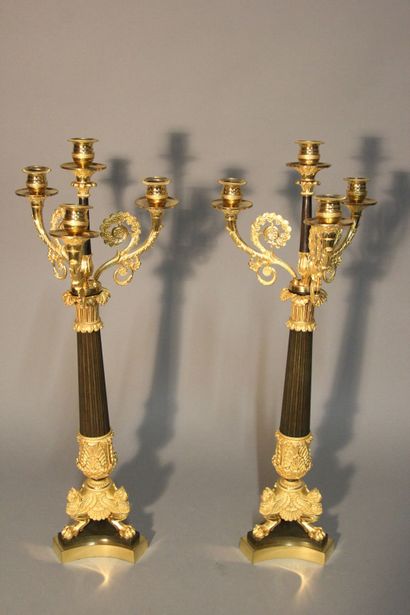 Importante paire de candélabres en bronze...