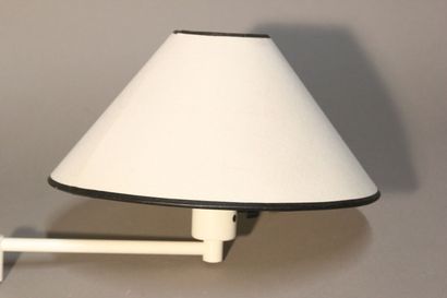 HANSEN LAMPS, New-York.
Pair of white lacquered...