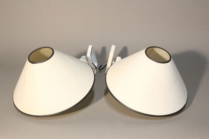 HANSEN LAMPS, New-York.
Pair of white lacquered...