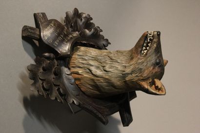 Trophée de Renard.
Sujet en bois sculpté...