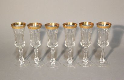 Suite of six champagne flutes in cut crystal.
Upper...