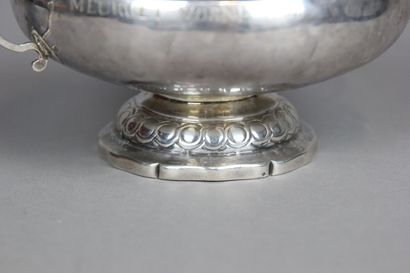 Coupe de mariage en argent de style XVIIIème...