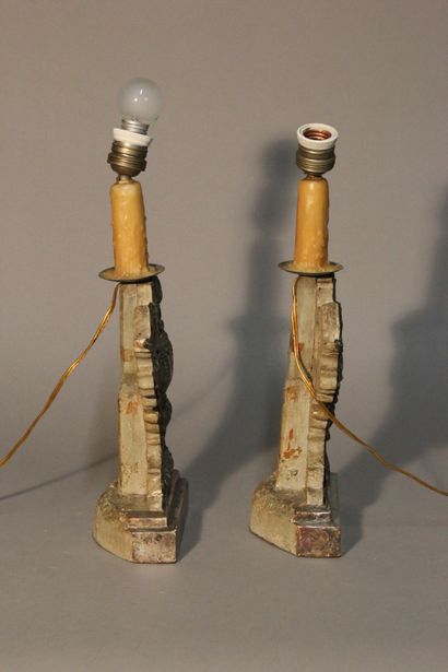 Paire de lampes à poser de forme polylobée...