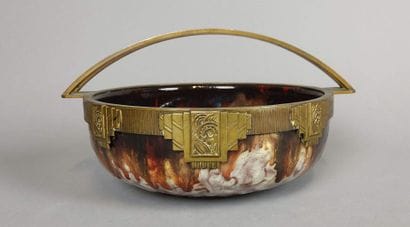 André VILLIEN (actif entre 1905 et 1924).
Coupe...
