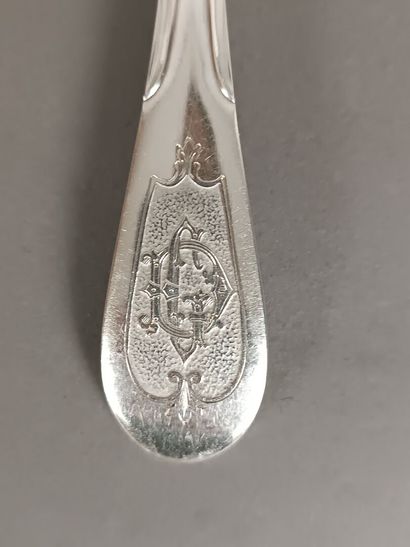 Grande ménagère en argent et vermeil présentée...