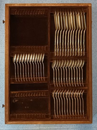 Importante ménagère en argent de 148 pièces...