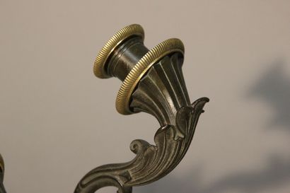 Paire d'appliques en bronze à trois bras...