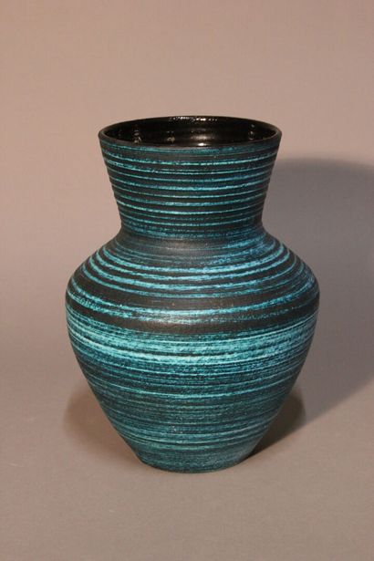 ACCOLAY.
Vase in grog clay enamelled turquoise...