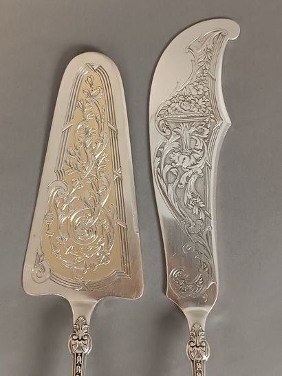 Grande ménagère en argent et vermeil présentée...