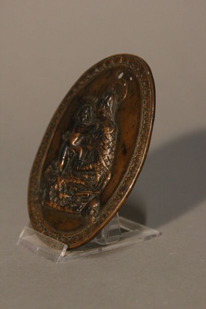 Plaque de baiser de Paix en bronze.
Figure...