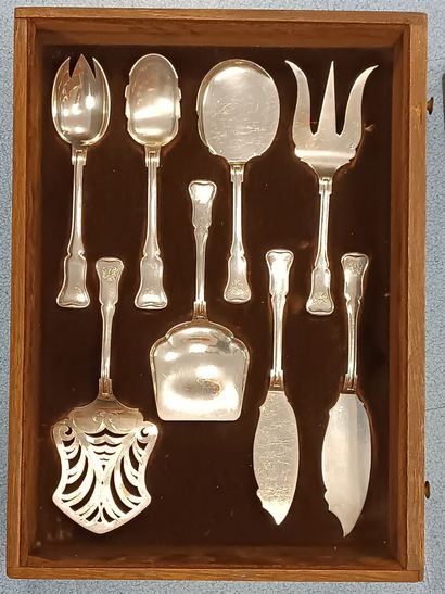 Importante ménagère en argent de 148 pièces...