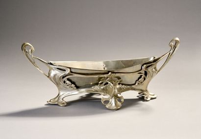 Grande coupe ou jardinière en bronze argenté...