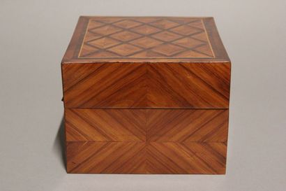 Coffret en placage de bois de bois de rose...