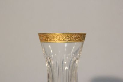 Suite of six champagne flutes in cut crystal.
Upper...