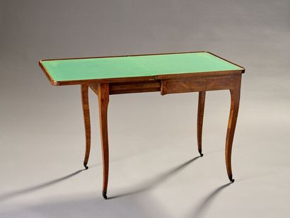 Game table with a wallet tray in pink wood...