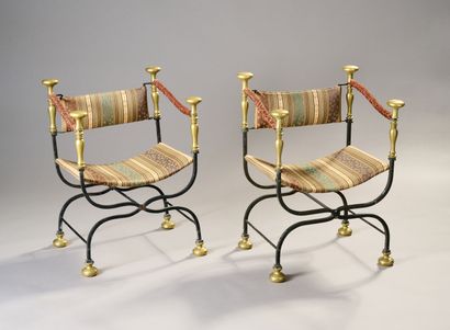 House JANSEN, in the manner of.
Pair of curved...