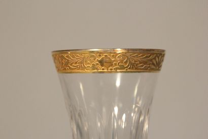 Suite of six champagne flutes in cut crystal.
Upper...