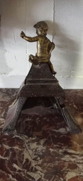 Cartel d'alcôve et sa console de forme violonée...