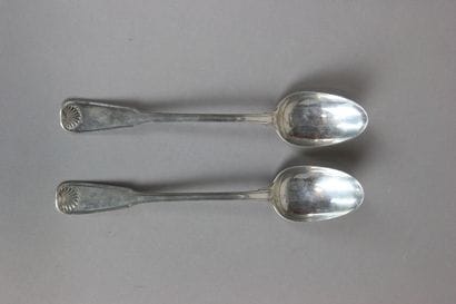 Deux cuillères à ragoût pouvant former paire....
