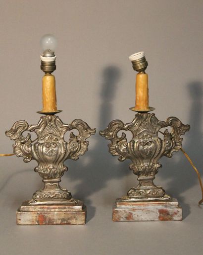 Paire de lampes à poser de forme polylobée...