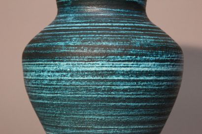 ACCOLAY.
Vase in grog clay enamelled turquoise...