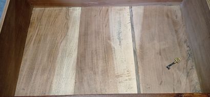 Chest of drawers with a central recess in...