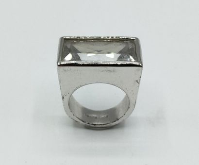 Camille LUCIO.
Silver-plated metal ring decorated...