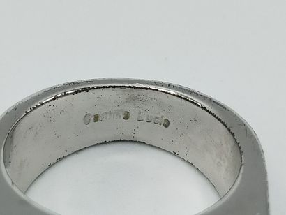 Camille LUCIO.
Silver-plated metal ring decorated...