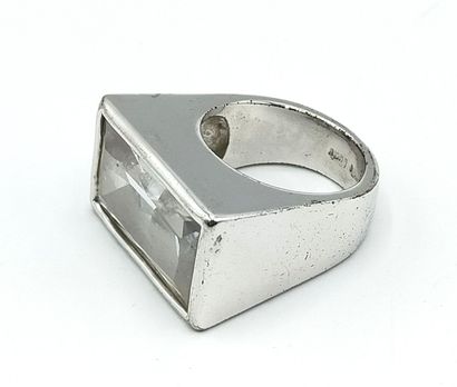 Camille LUCIO.
Silver-plated metal ring decorated...