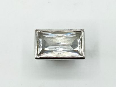 Camille LUCIO.
Silver-plated metal ring decorated...