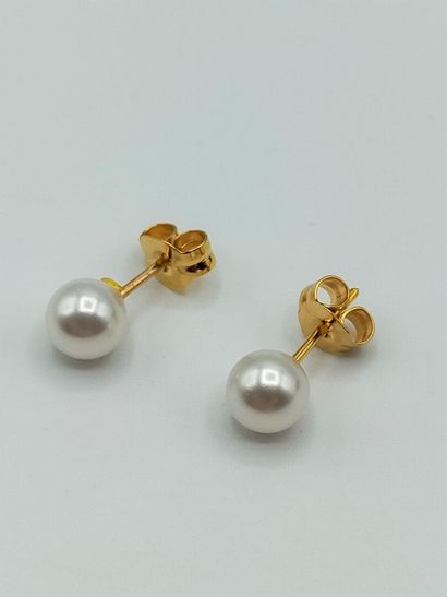 Set includes a necklace, a pair of studs...