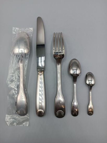 CHRISTOFLE.
Partie de ménagère en métal argenté,...