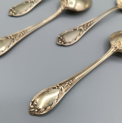 6 cuillères à moka en vermeil 800°°
Spatules...