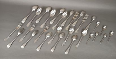 CHRISTOFLE.
Partie de ménagère, modèle uniplat.
Spatule...