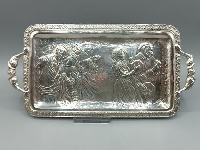 Paire de plateaux en métal argenté de forme...
