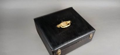 Coffret de ménagère avec dessus cuir et poignée...