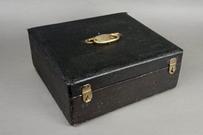 Coffret de ménagère avec dessus cuir et poignée...