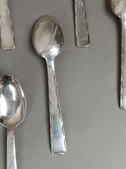 CHRISTOFLE.
Partie de ménagère, modèle uniplat.
Spatule...