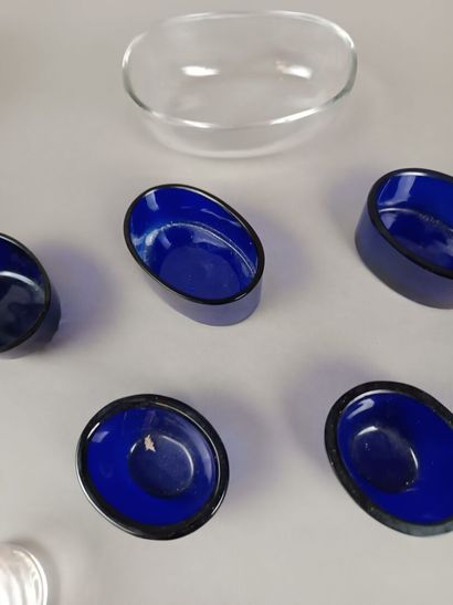 Lot cristal composé de ses 4 Carafes et leurs...
