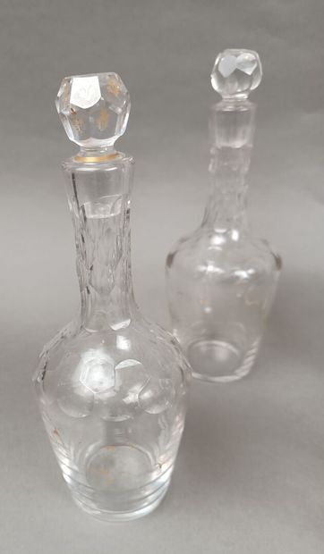 Lot cristal composé de ses 4 Carafes et leurs...