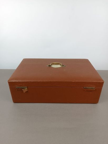 Coffret de ménagère de CHRISTOFLE d'époque...