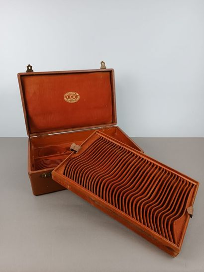 Coffret de ménagère de CHRISTOFLE d'époque...