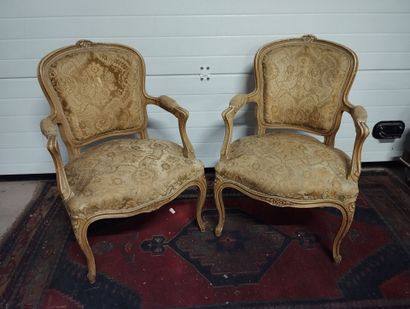 Paire de fauteuils cabriolet
Bois rechampi...