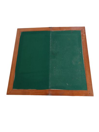Table à jeux en bois naturel à plateau dit...