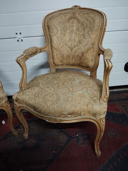 Paire de fauteuils cabriolet
Bois rechampi...